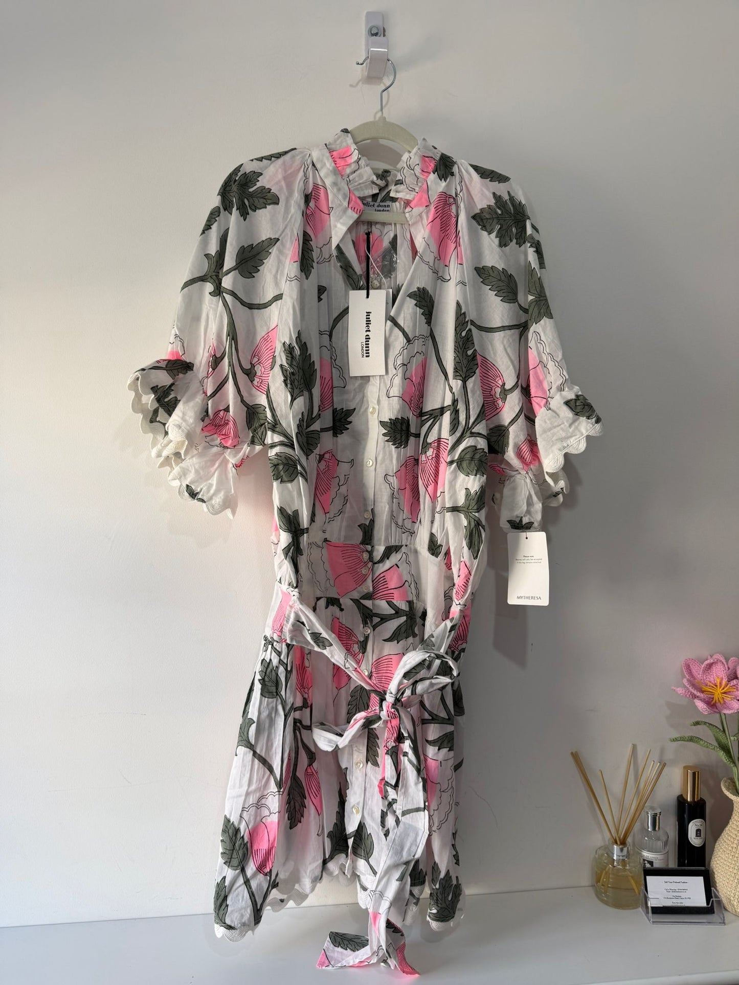 Pre-loved White Floral Juliet Dunn Dress, M, BNWT