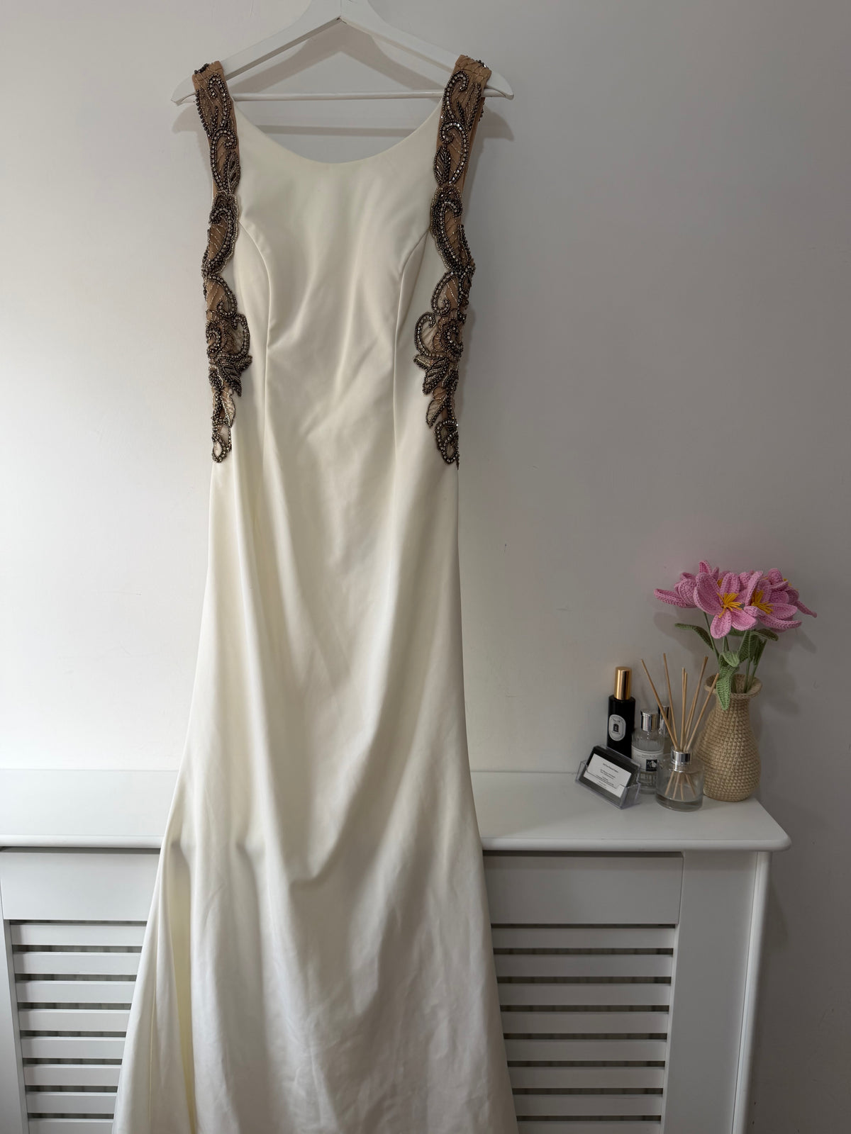 Preloved Forever unique Dress Size 10 White Embellished