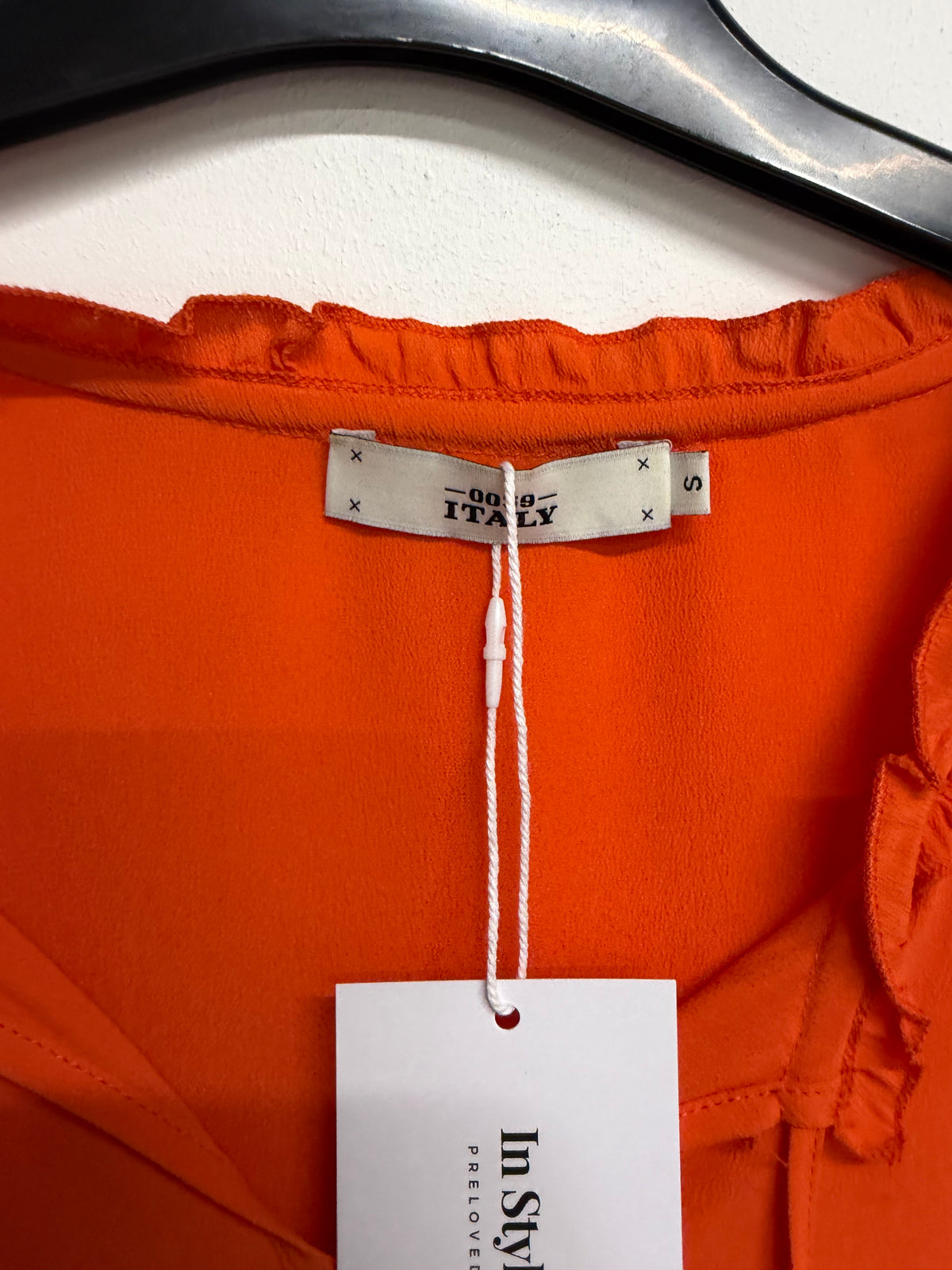 Preloved 0039 Italy Blouse Size Small Orange