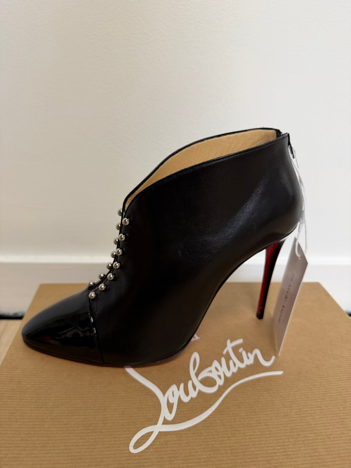 Preloved Christian Louboutin heels Size 5.5 Black with patent toe