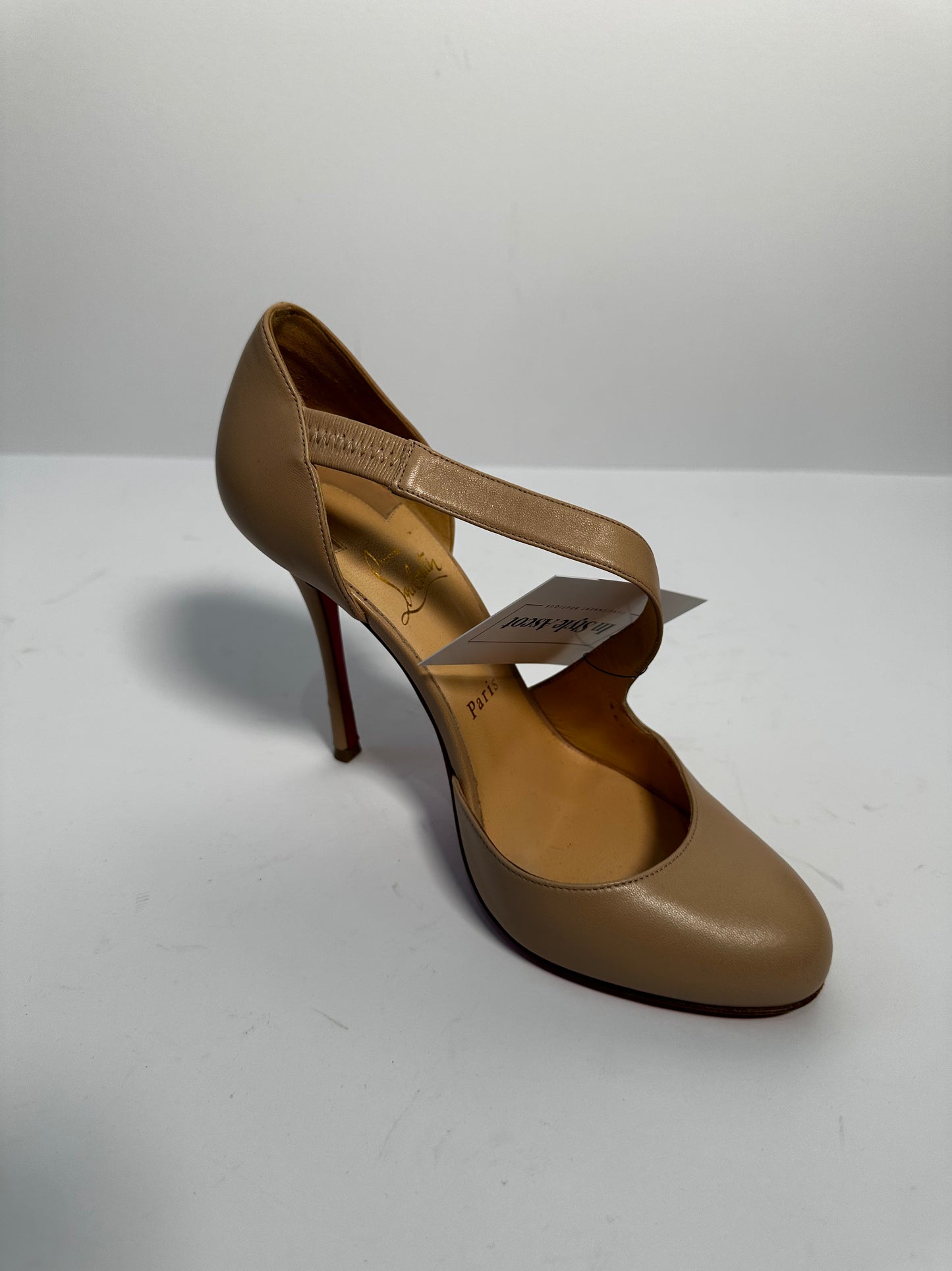 Christian Louboutin Nude Heels - 5.5