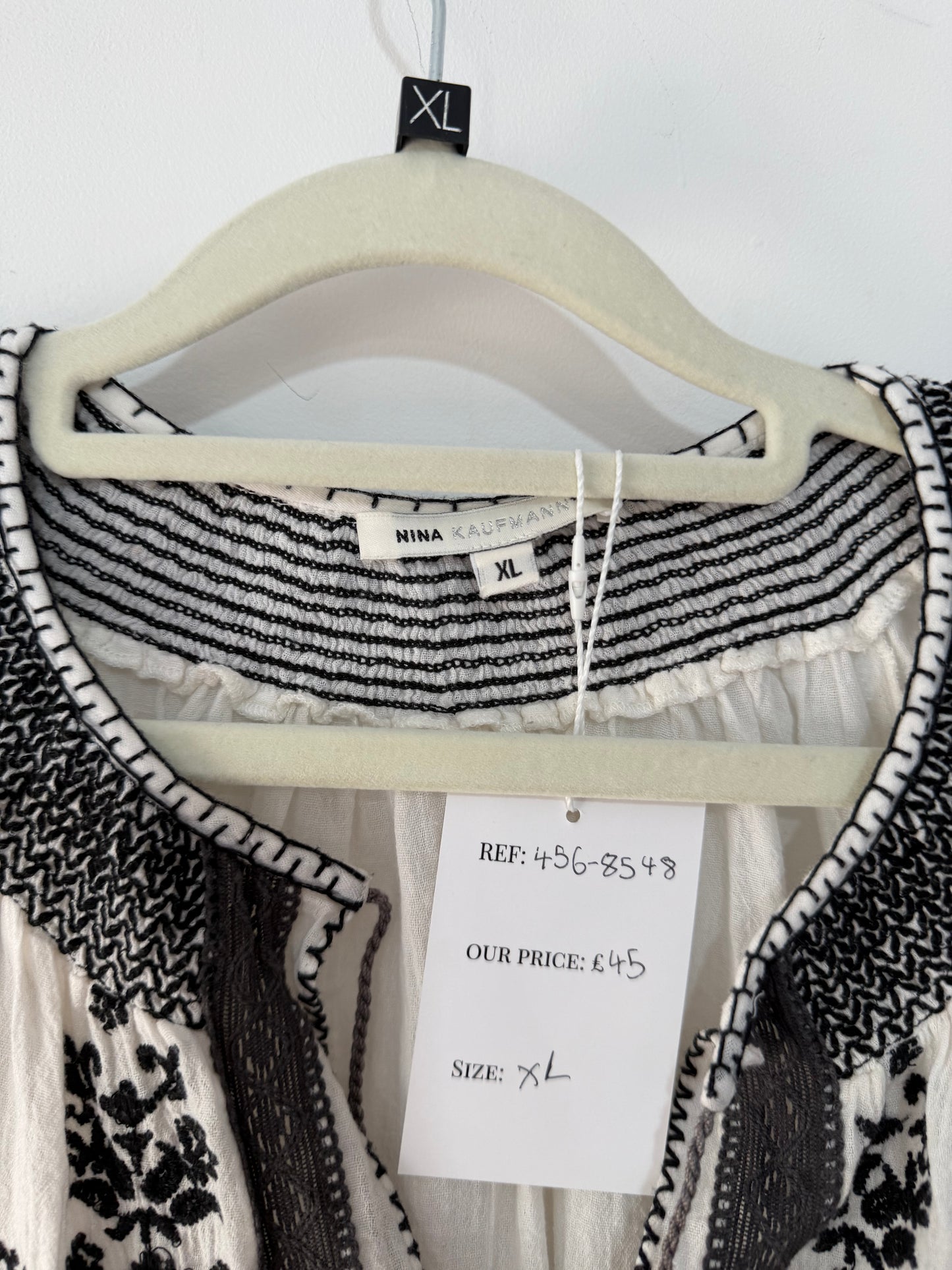 Pre-loved white with black details Nina Kaufmann Blouse, Size XL