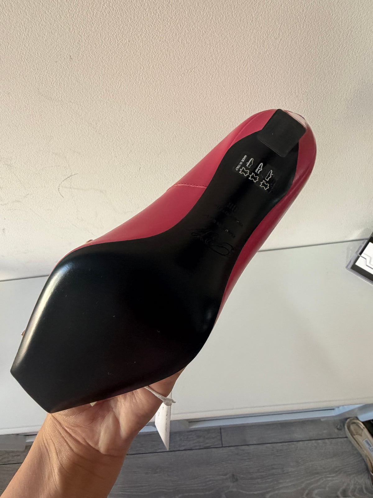 Preloved, Bright pink Trompette Pumps Roger Vivier Heels, Size 38 - UK 5