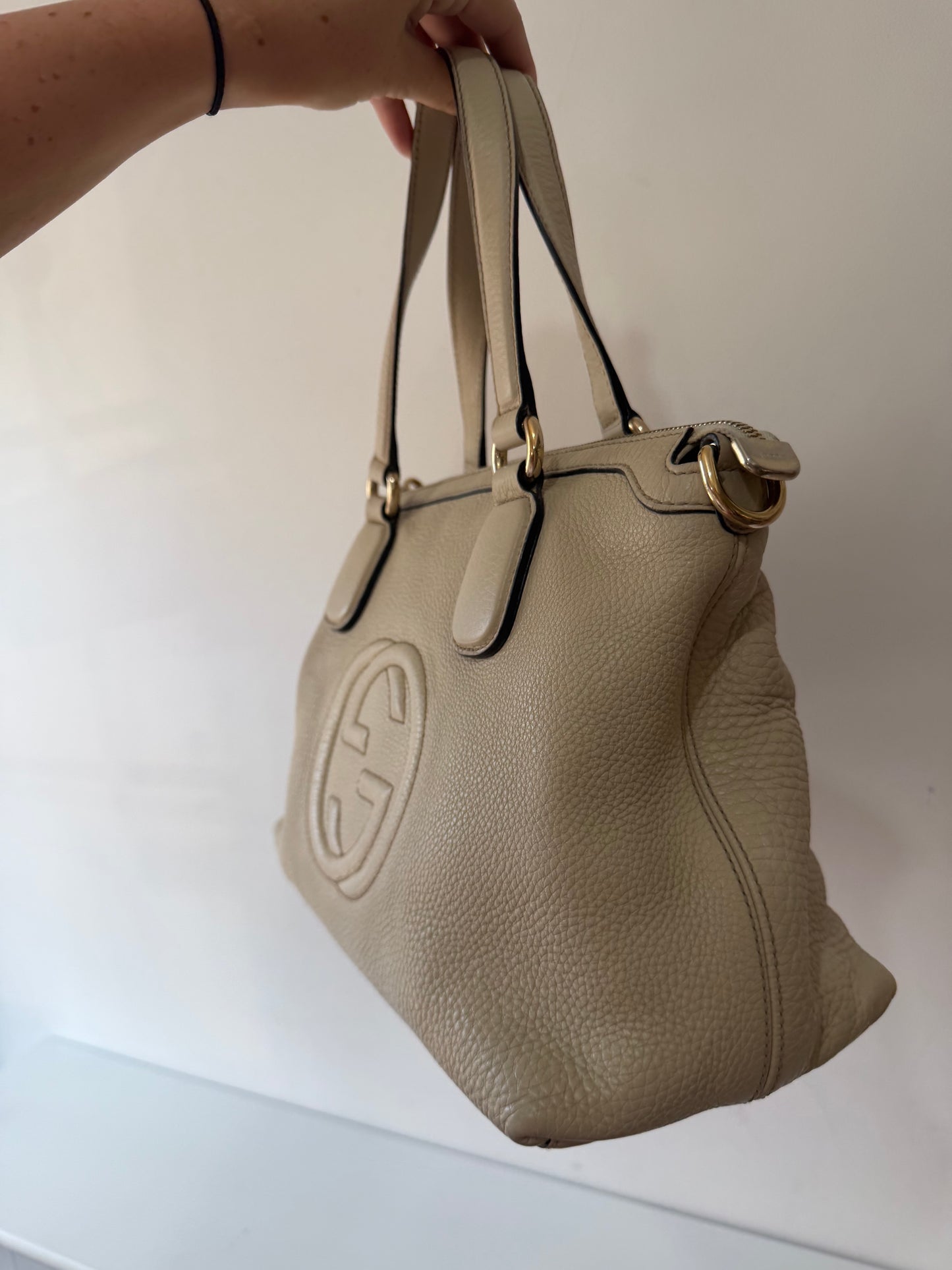 Pre loved beige Gucci Bag, Medium