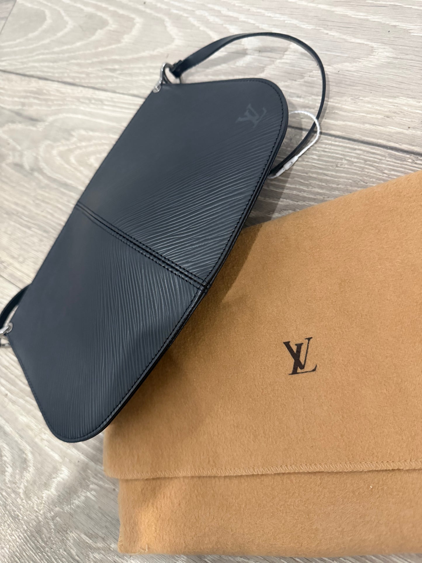 Epi Leather Louis Vuitton Shoulder Bag