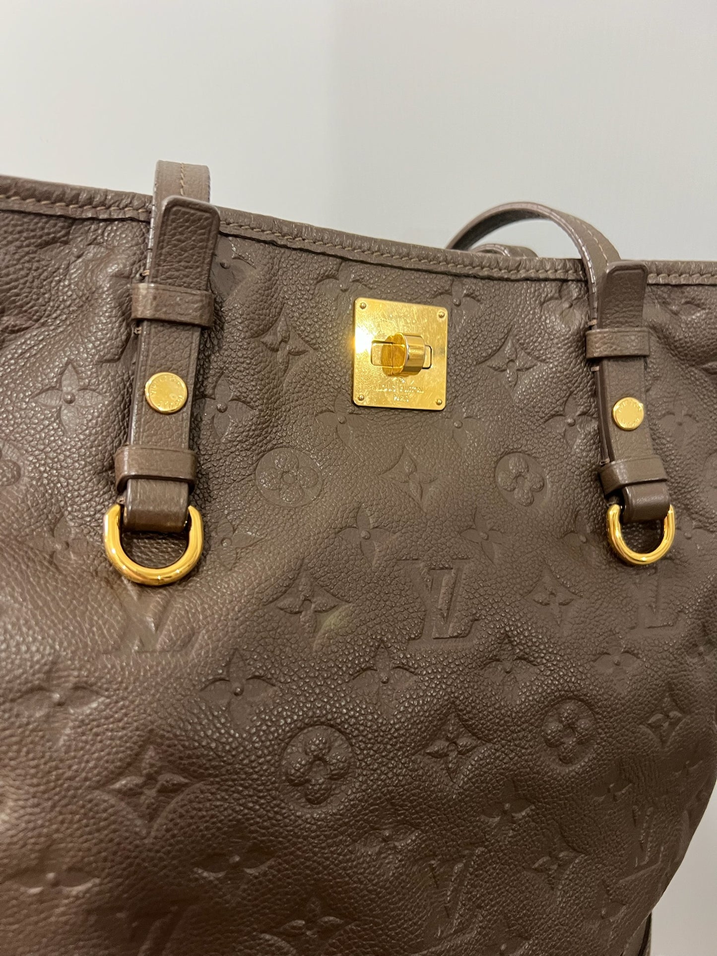 Grey Louis Vuitton St Germaine