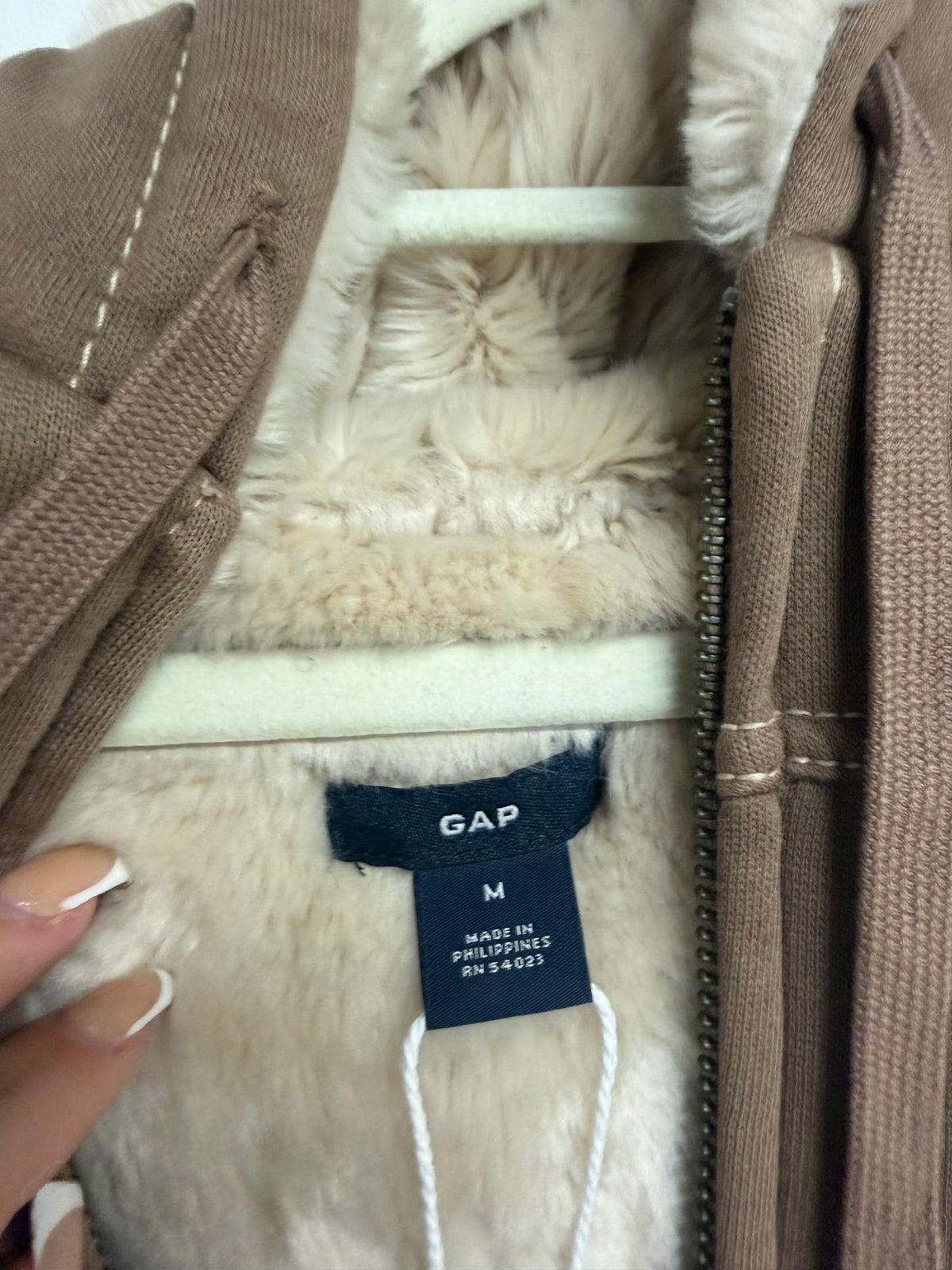 Preloved Gap Gilet Size Medium Brown