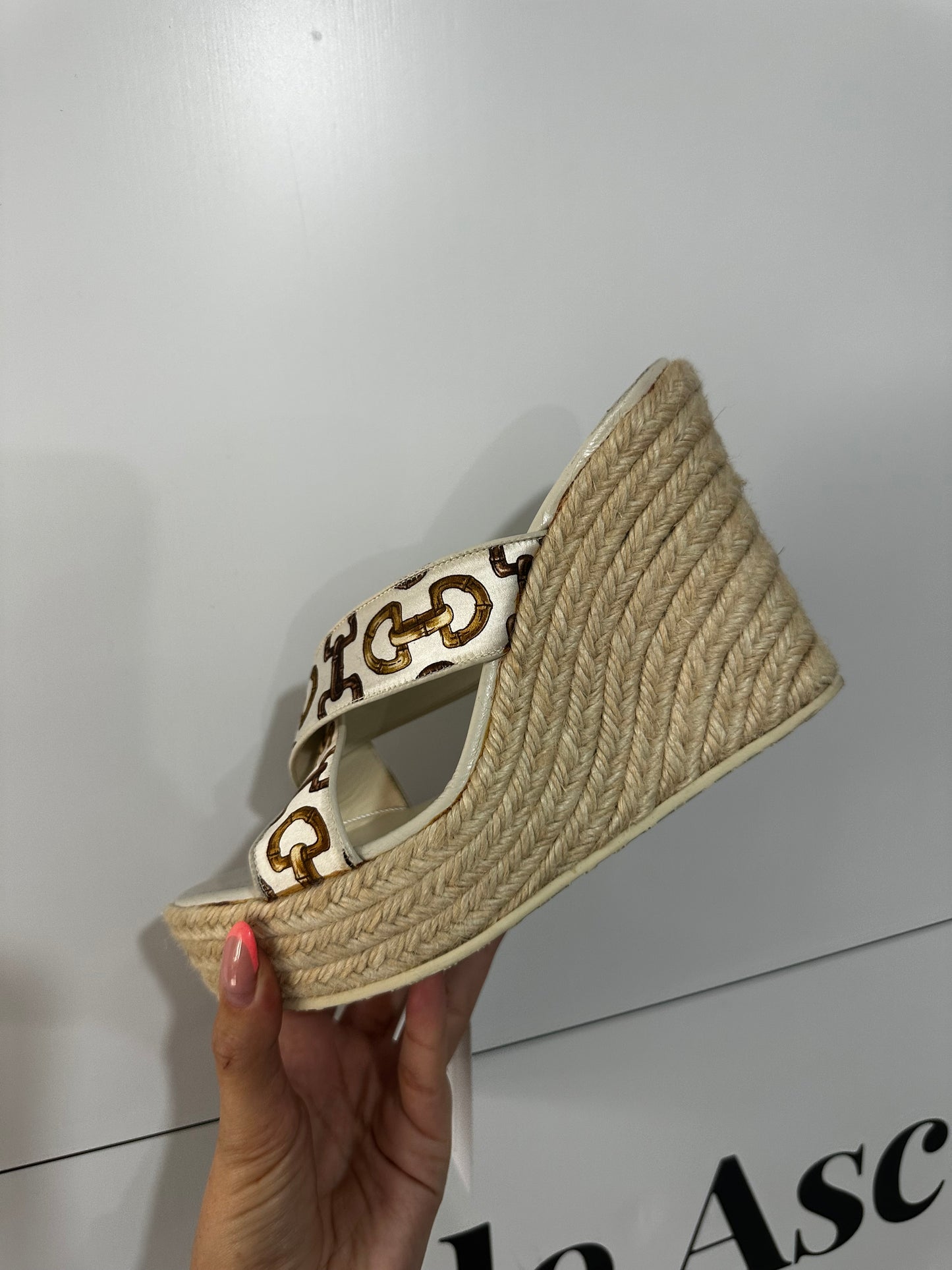 Neutral Gucci Wedges, Size 36