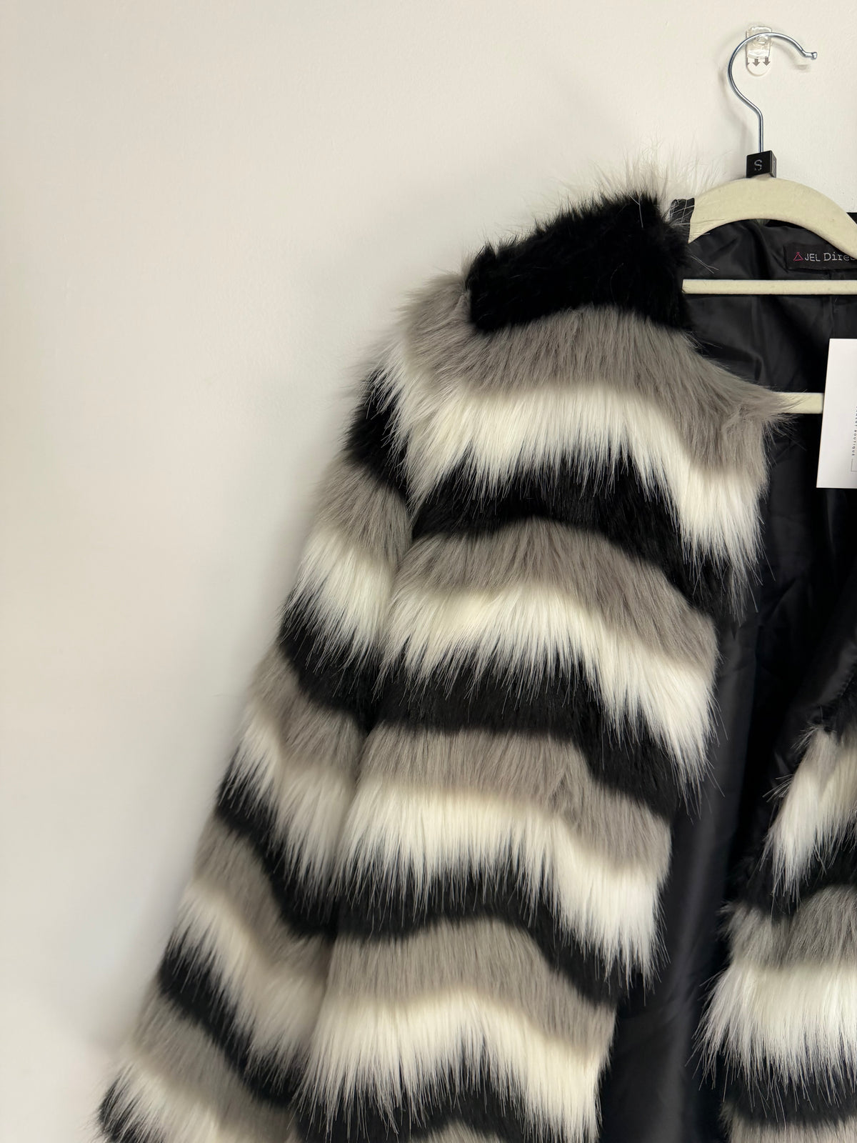 Preloved Faux Fur Coat White, grey and black, Size Small