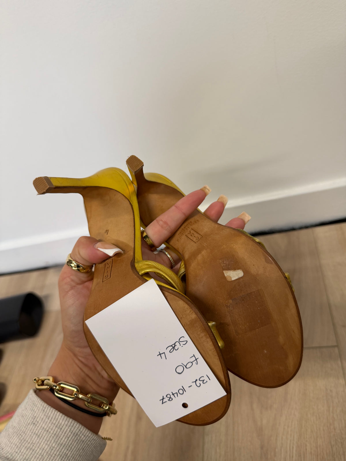 Preloved Vintage Gina Heels Size 37 UK 4 Gold