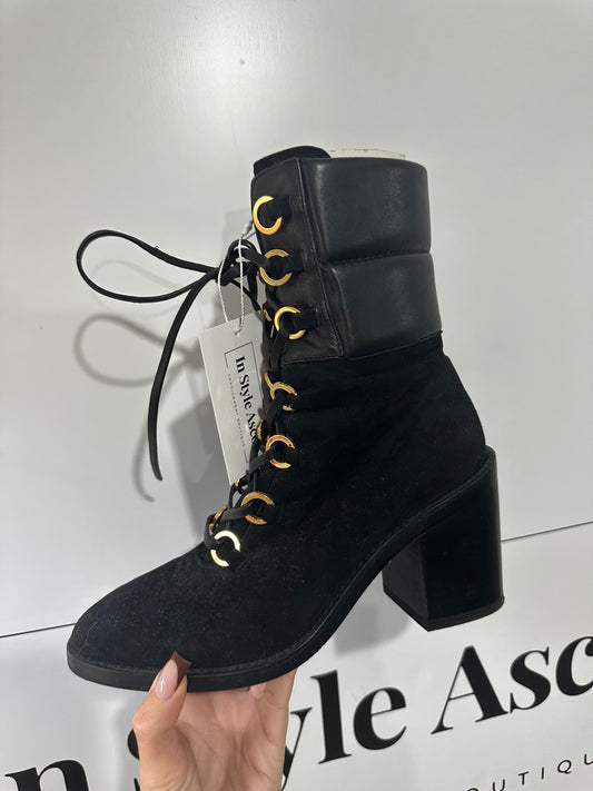 Black & Gold Stuart Wietzman Boots, Size UK 5.5