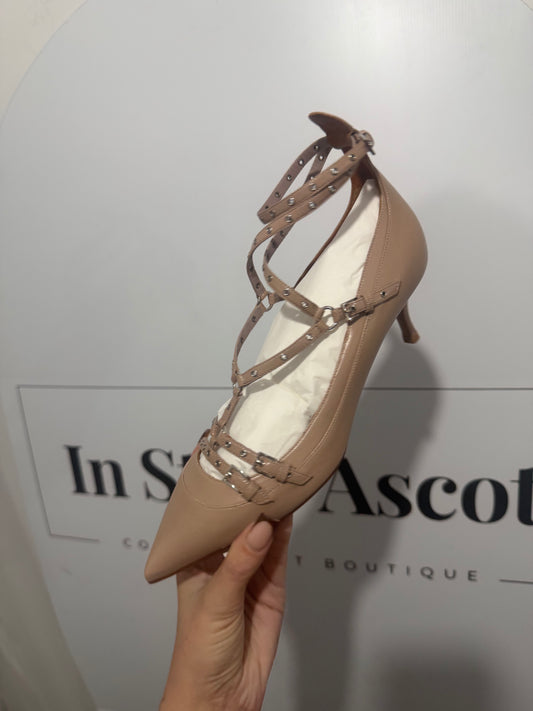 Nude Beige Valentino Garavani Kitten Heels, Size 39 - UK 6