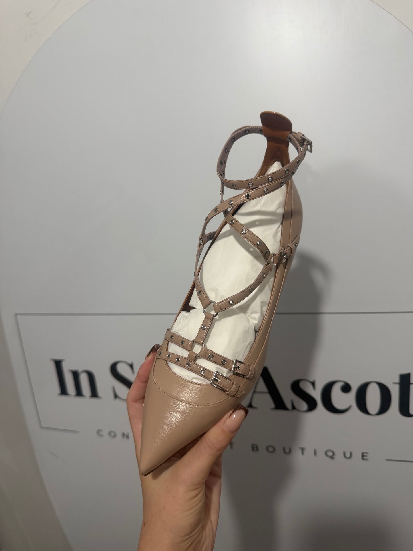 Nude Beige Valentino Garavani Kitten Heels, Size 39 - UK 6