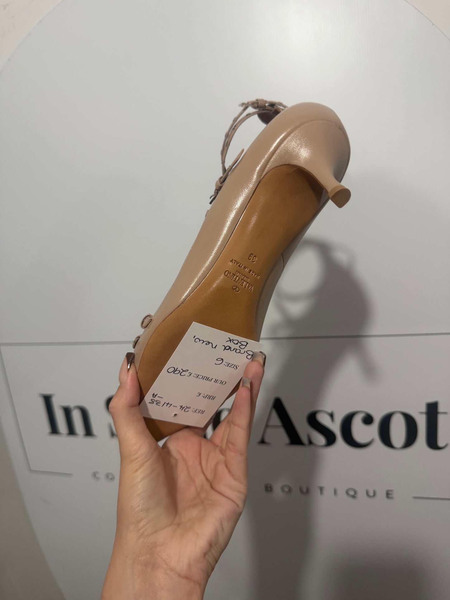 Nude Beige Valentino Garavani Kitten Heels, Size 39 - UK 6