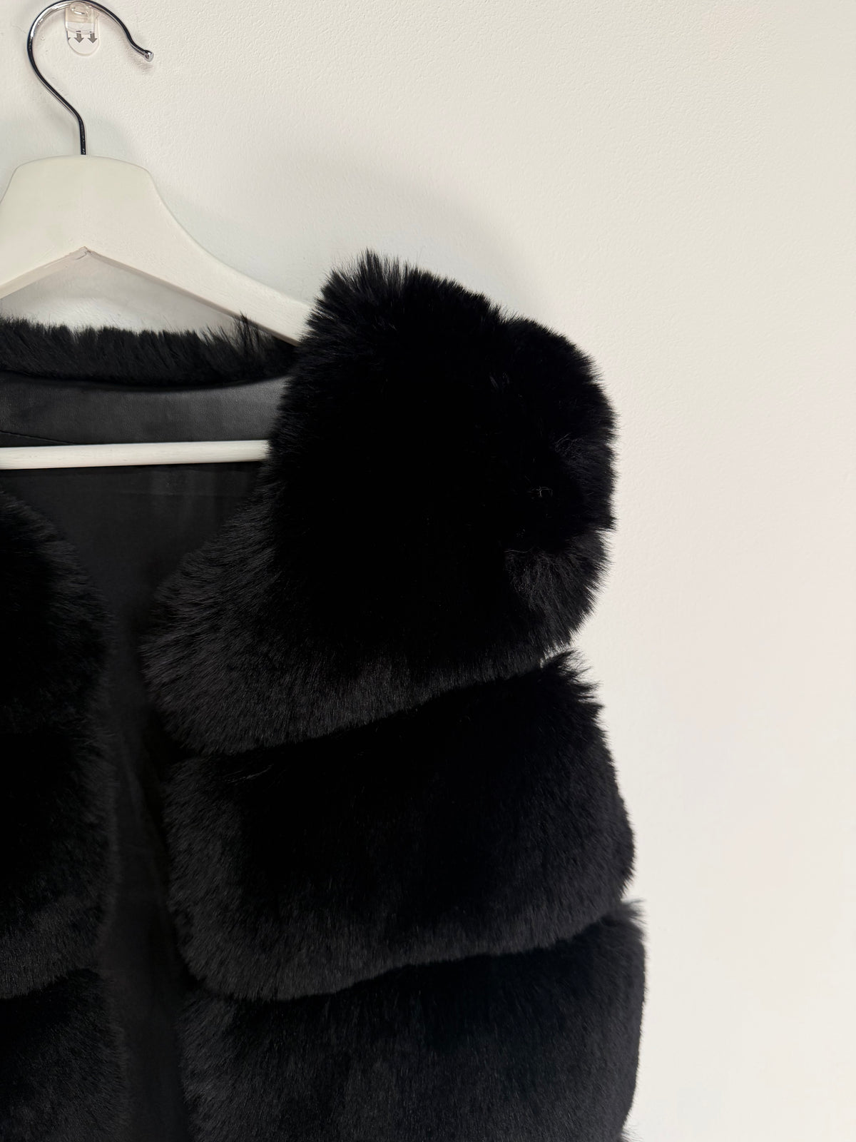 Preloved Faux Fur Gilet Black, Size Small