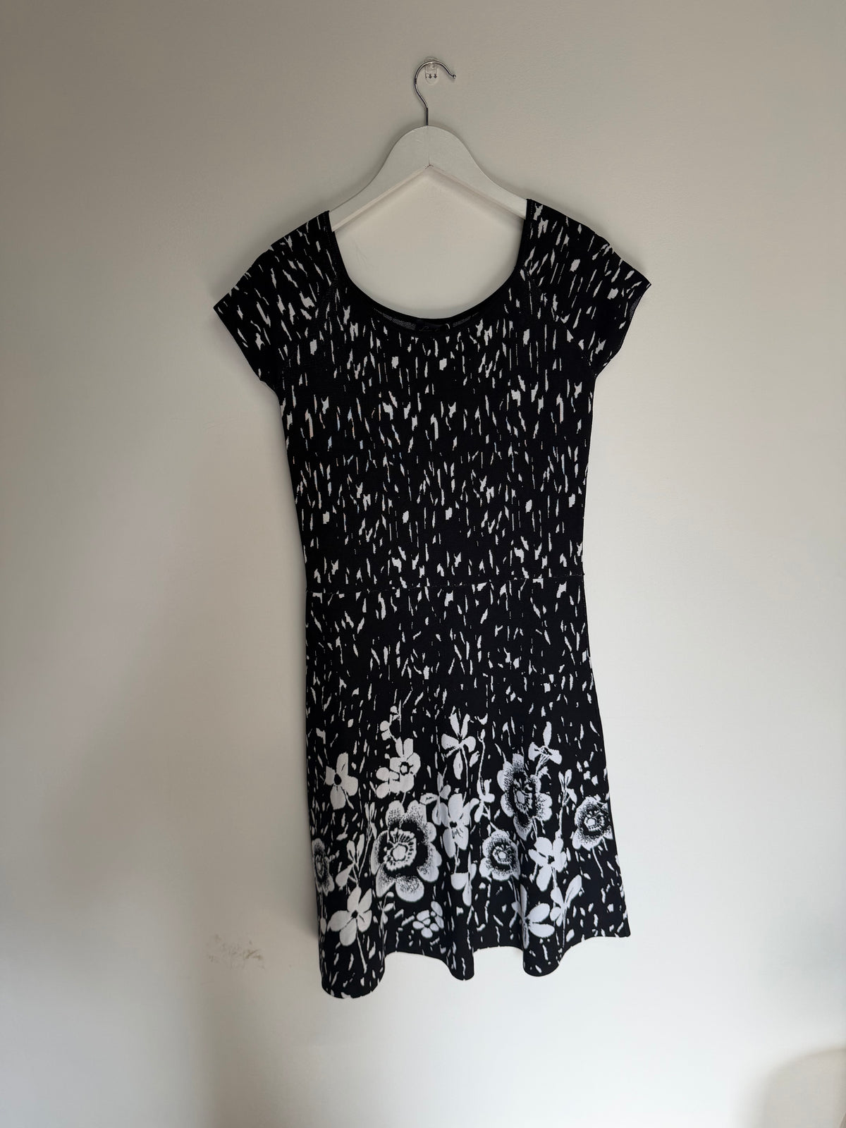 Preloved Luisa Spagnoli Dress, Size Medium Black and White
