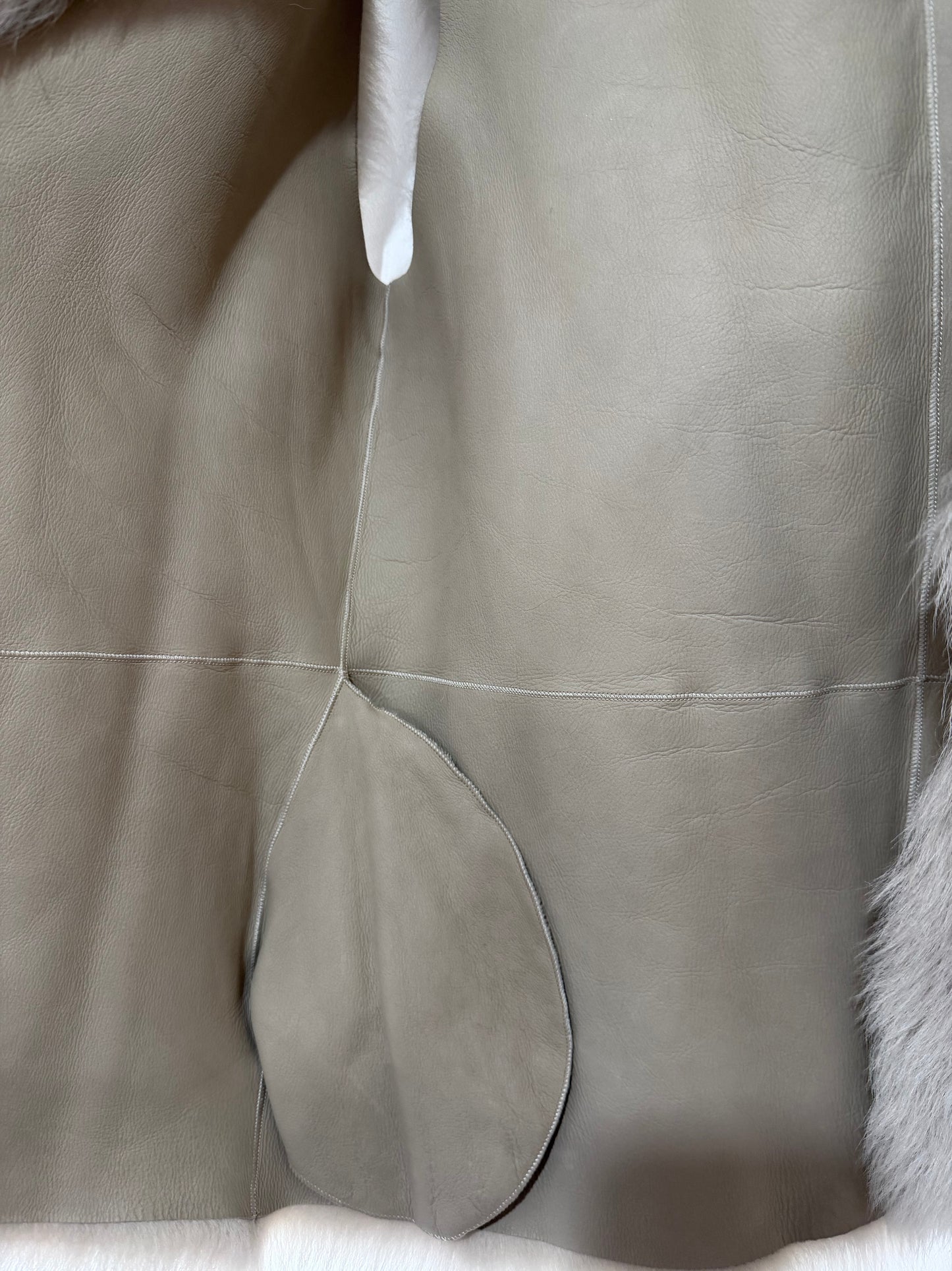 Preloved Reiss Reversible Sheepskin Gilet Size S (fits M) Beige