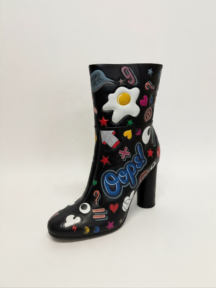 Preloved but BRAND NEW Anya Hindmarch Boots Size 41 - UK 7.5/8 Colourful Pattern