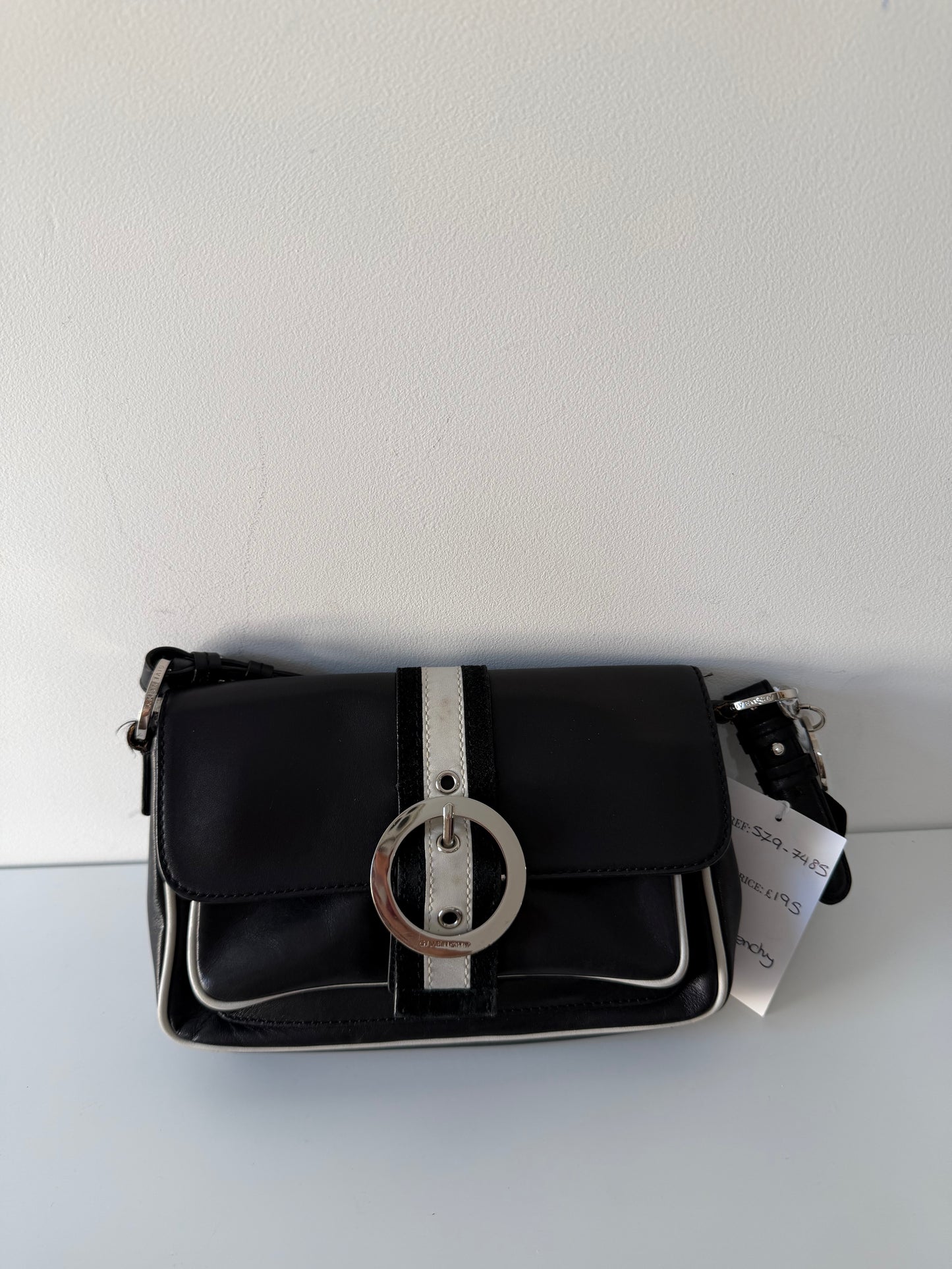 Pre-owned, Black Givenchy Shoulder Bag
