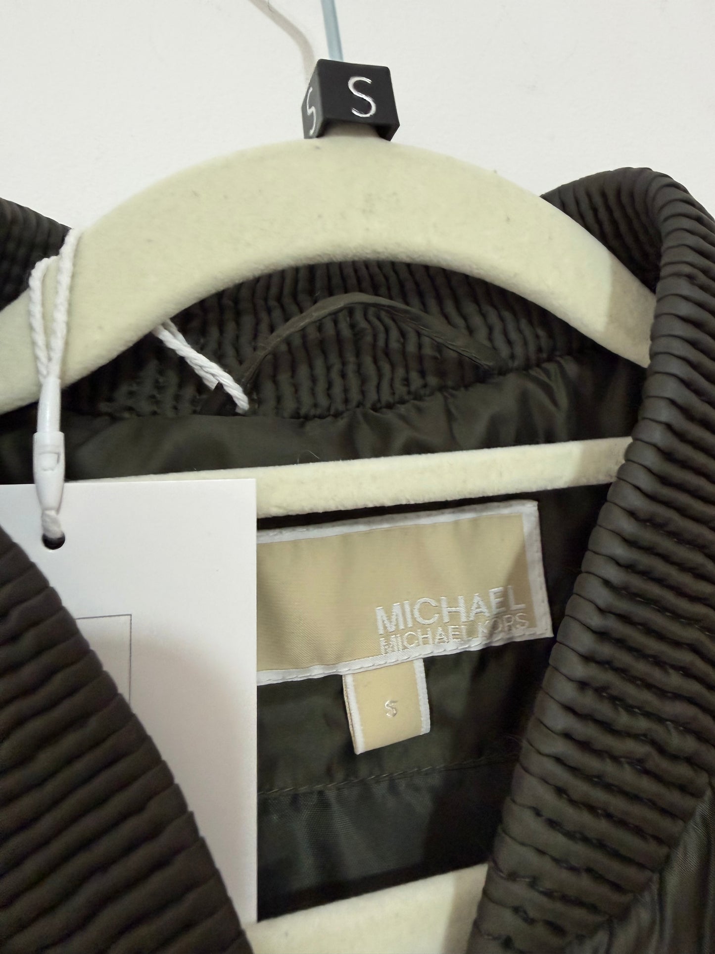Preloved Micheal by Micheal Kors Size S Khaki