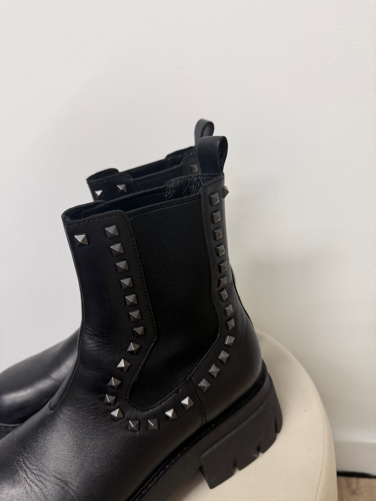 Preloved Ash Boots Size 5 - 38 Black with Silver Studs