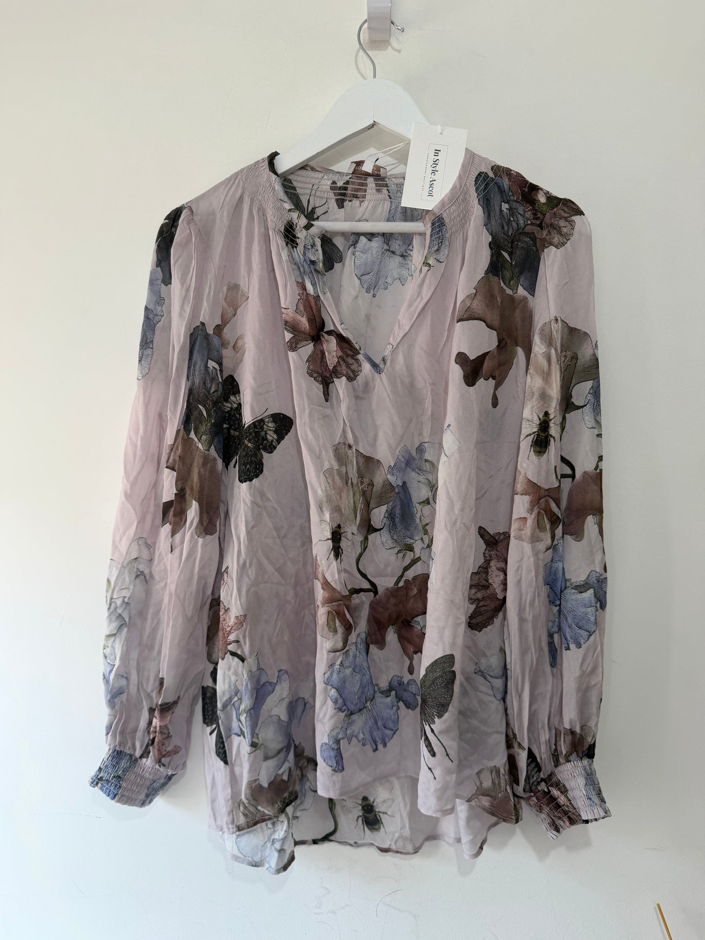 Preloved patterned purple Dea kudibal Blouse, Size XL