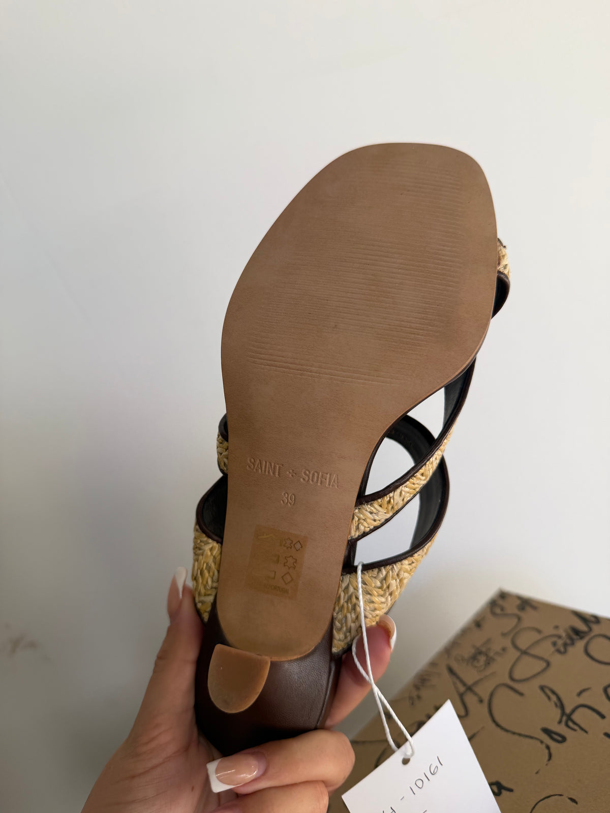 Preloved Saint + Sofia Summer Sandal Heels Size 6 Brown