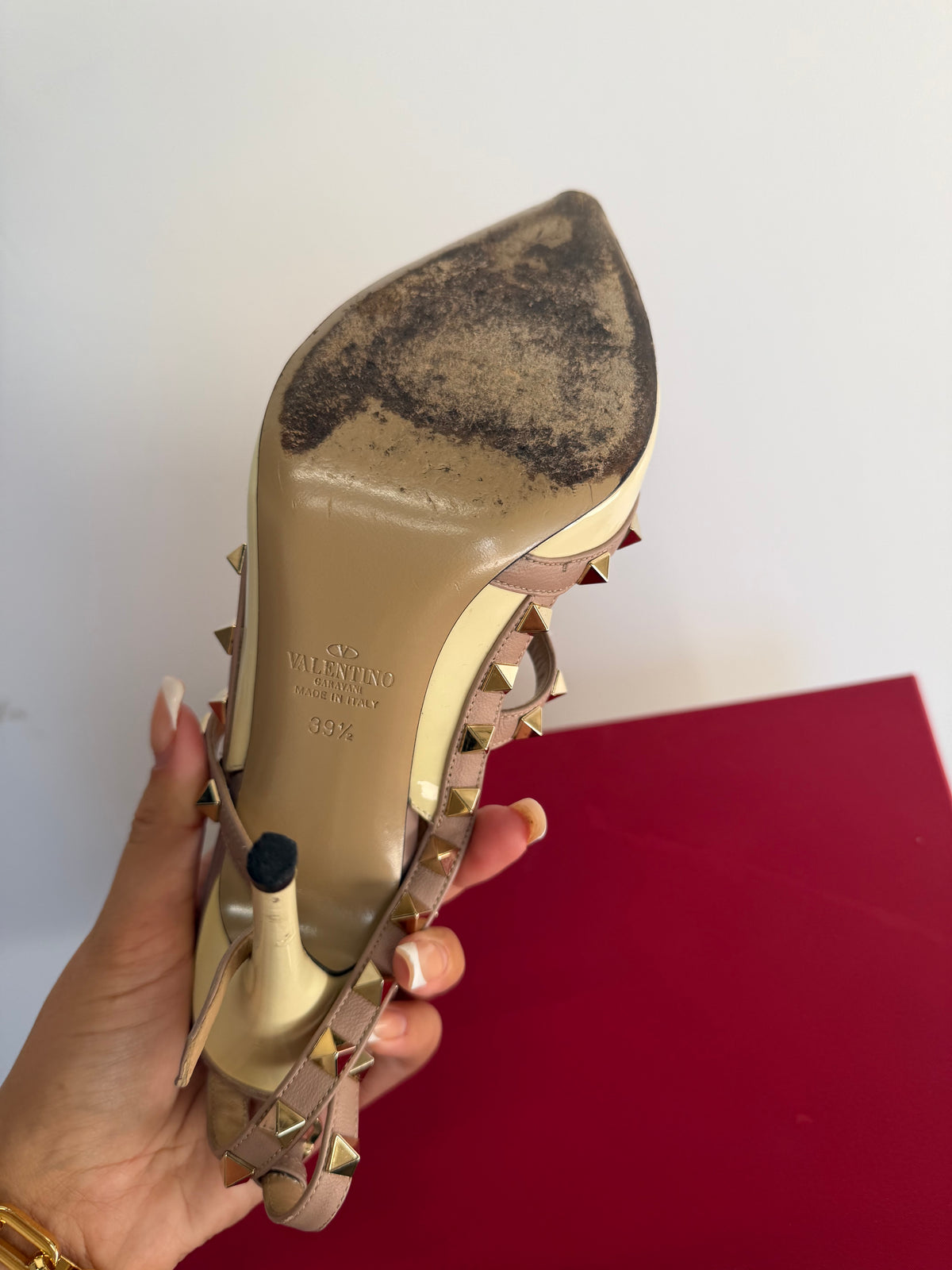 Preloved Valentino Garavani Heels Size 6.5 - 39.5 Cream Rockstud