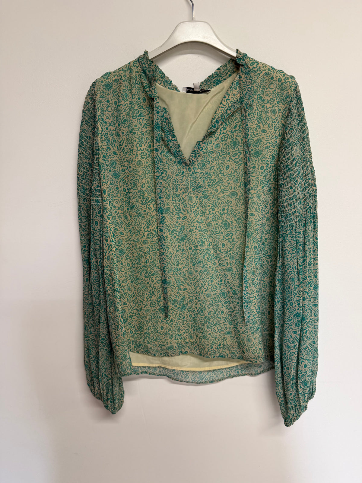 Preloved Lily & Lionel Blouse Size Small Green Floral