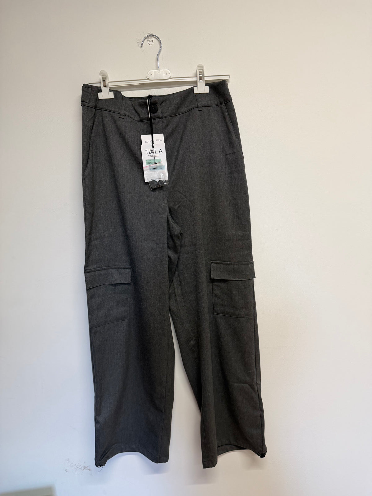 Preloved BNWT TALA Trousers Size M Grey