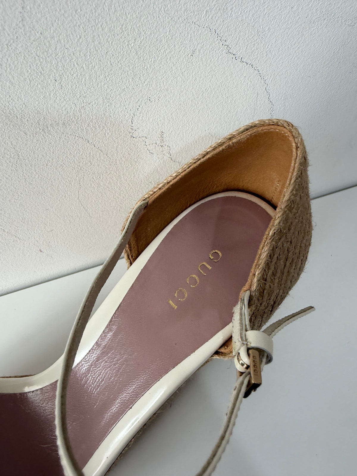 Preloved BRAND NEW Gucci Size 6 - 39 White Horsebit