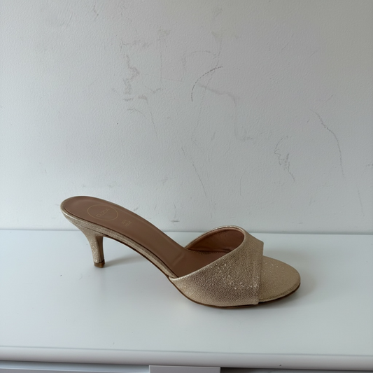 Preloved Pink Clizia Heels, Size 39