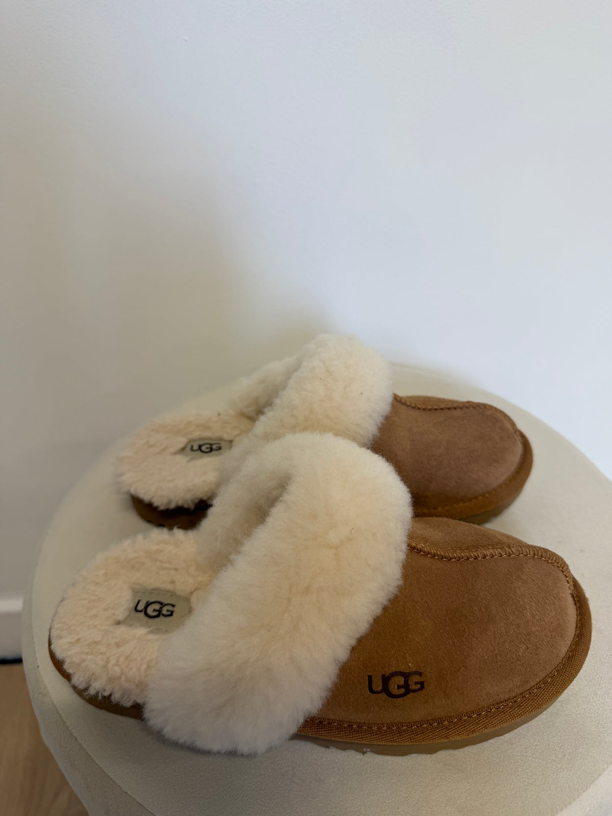 Preloved UGG Kids Slippers Youth 13 Chestnut
