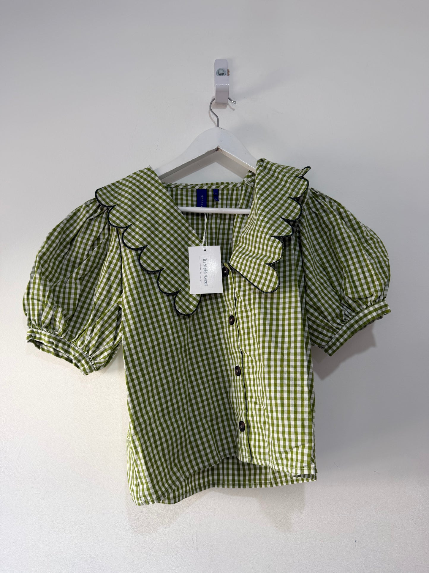Preloved Green and White Resume Top, 38