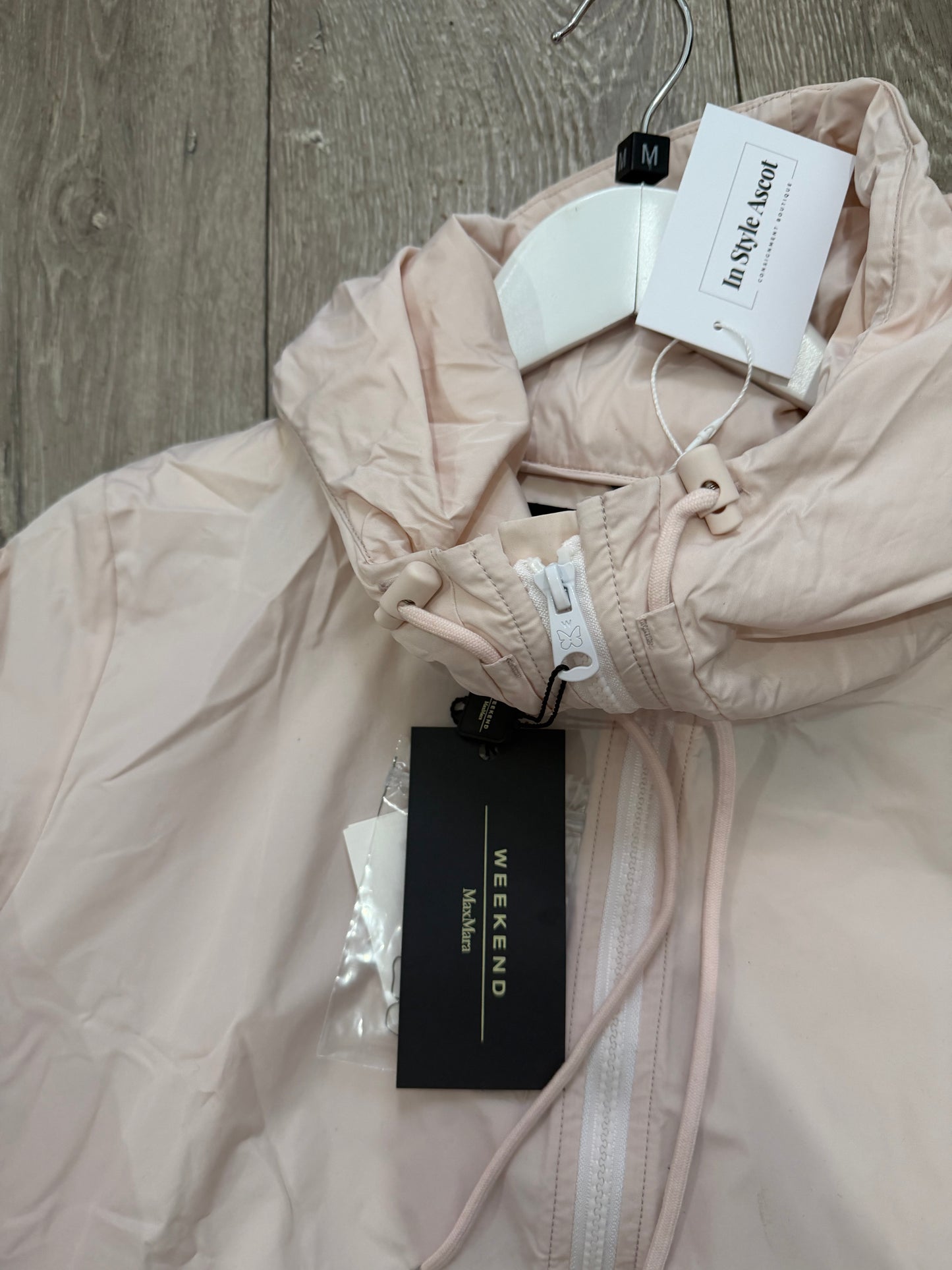 Light Pink Weekend MaxMara Raincoat Brand New, Size 8 but fits M