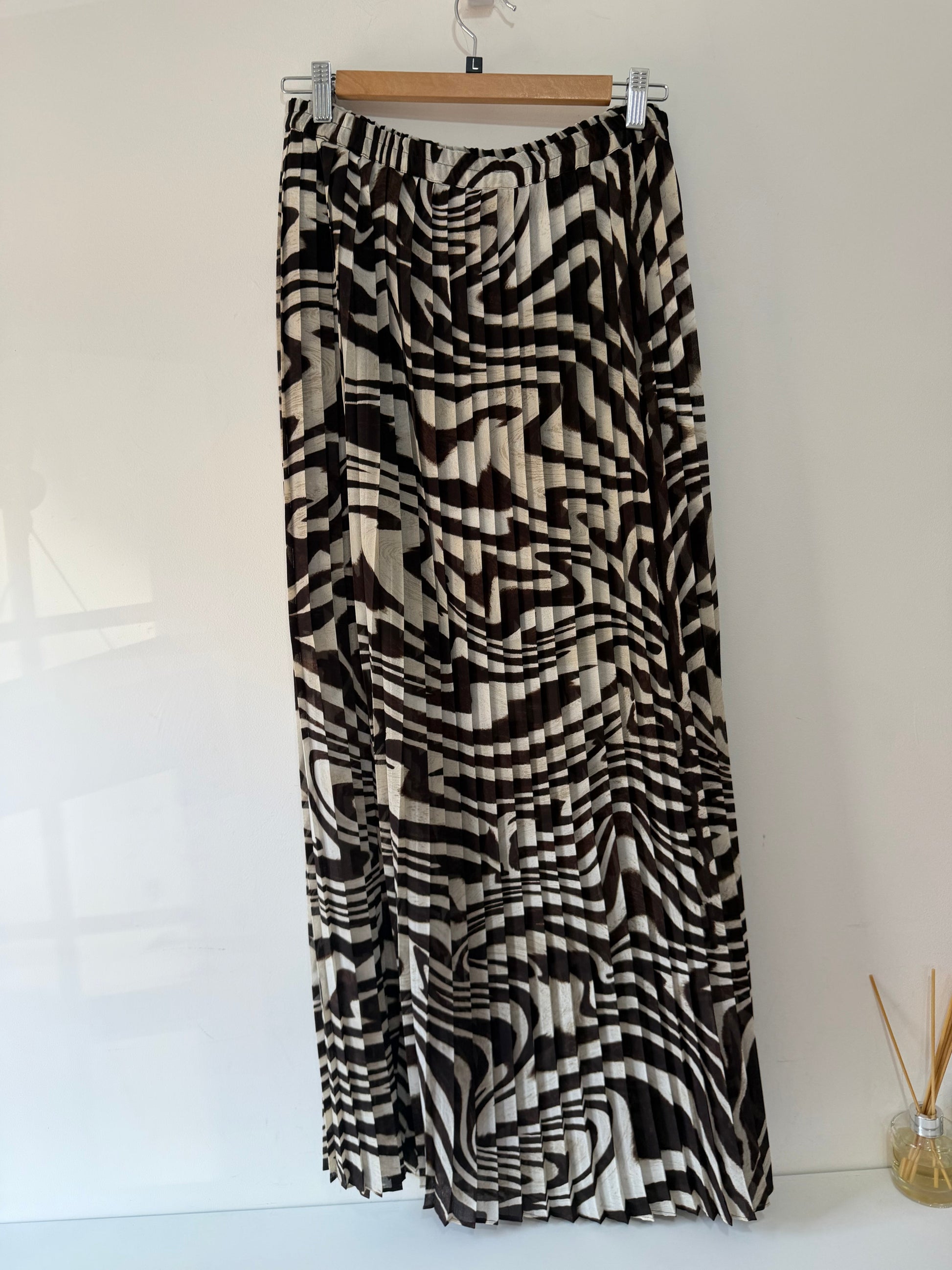 Preloved BRAND NEW Zebra Micheal by Micheal Kors Maxi Skirt, Size Large
