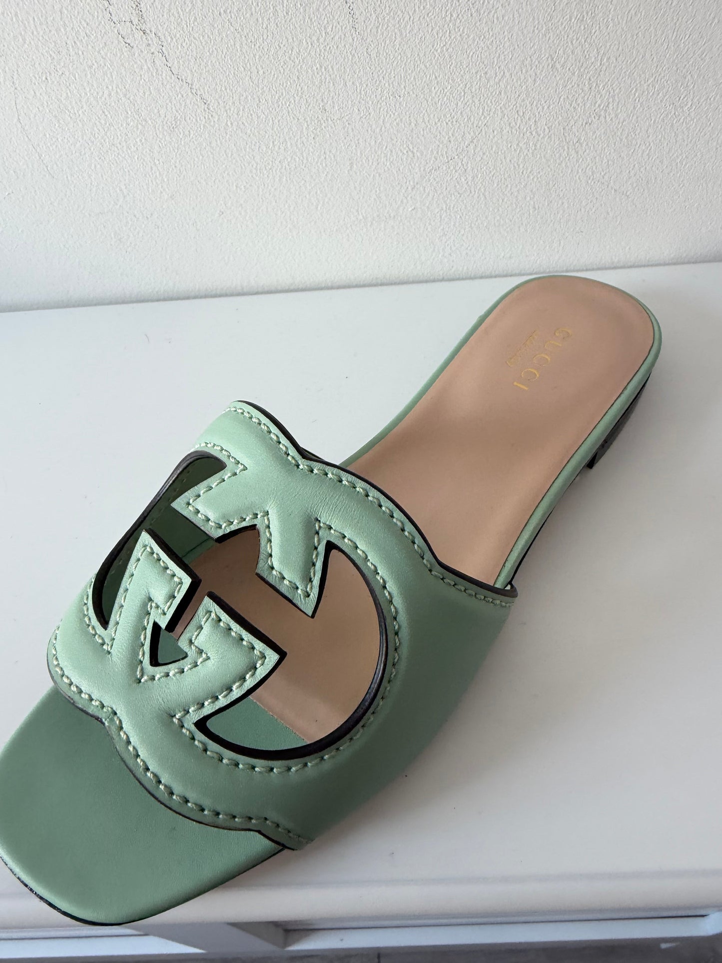 Preloved, NEW, Green Gucci Flats, Size 34.5 (UK 2.5)