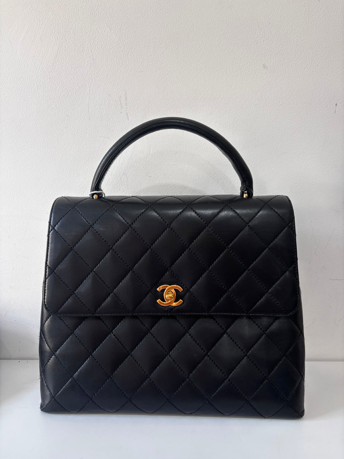 Preowned, Black Lambskin Leather with traditional Gold Hardware Chanel Kelly Bag Handbag, Large