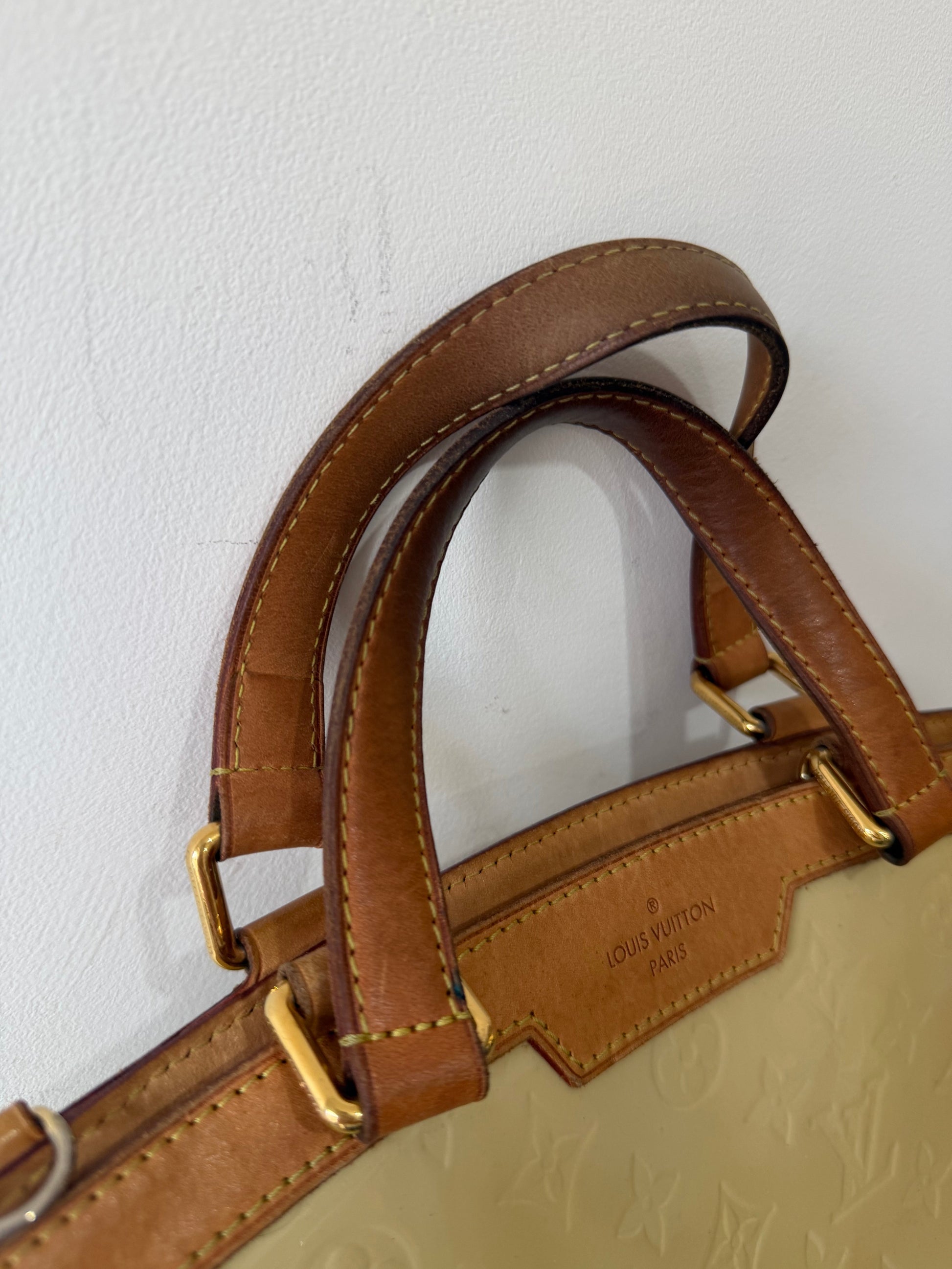 Preloved Vernis Louis Vuitton Bag