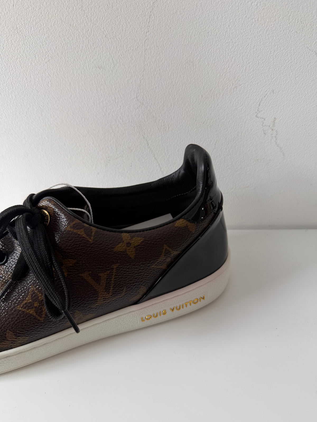 Preloved Monogram Louis Vuitton Trainers, Size 8 (42)