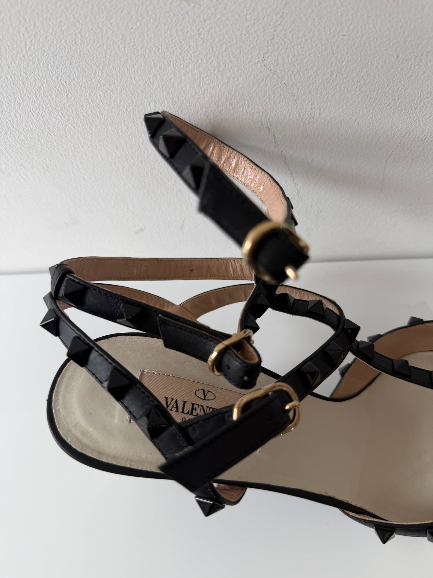Preloved Cream and Black Valentino Garavani Heels, Size 39.5 (UK 6.5)