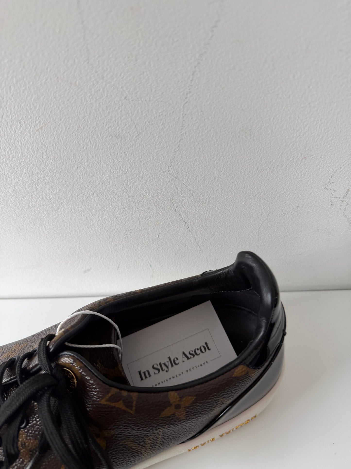 Preloved Monogram Louis Vuitton Trainers, Size 8 (42)