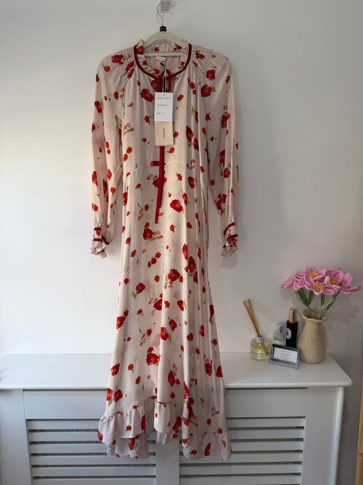 Preloved BRAND NEW Red floral pattern Vilshenko Dress, Size 12