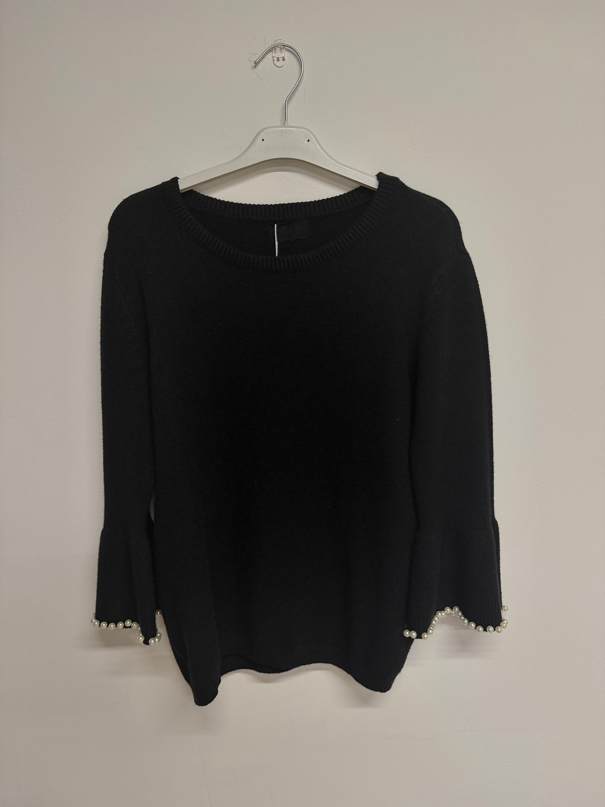 Preloved Boutique Jumper Size M Black with Pearls