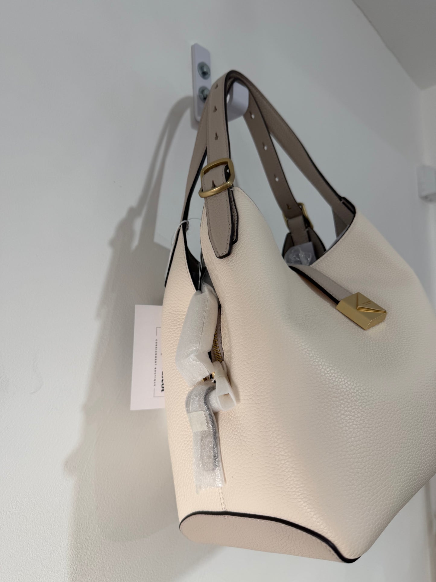 Pre-owned, Brand New, White Kate Spade Handbag with Crossbody Strap