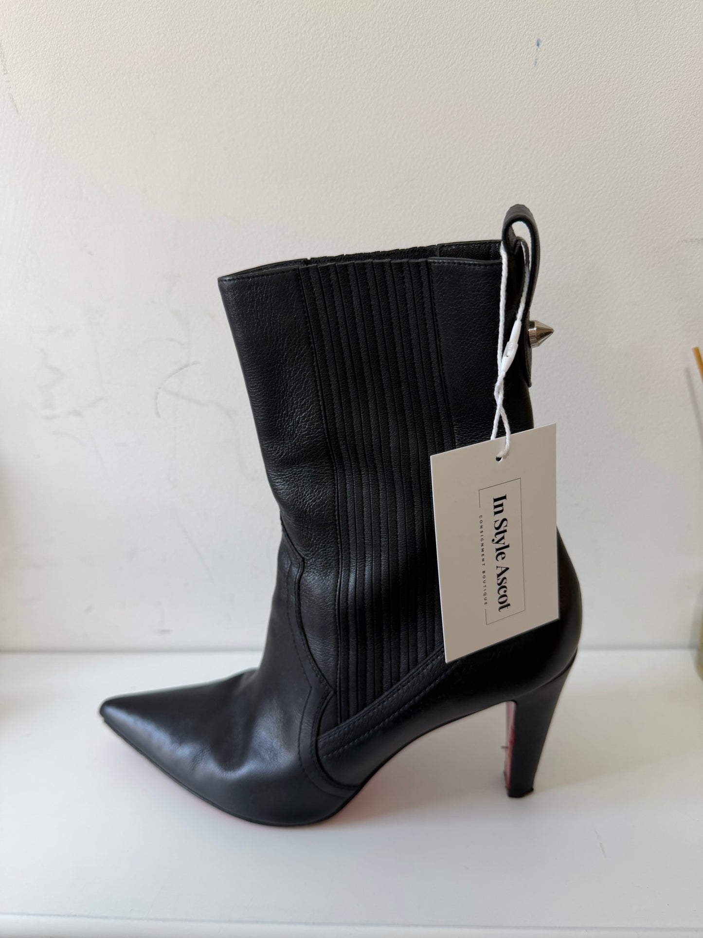 Preloved Black Christian Louboutin Santigag Boots 85, Size 6.5 (Fit a 6)