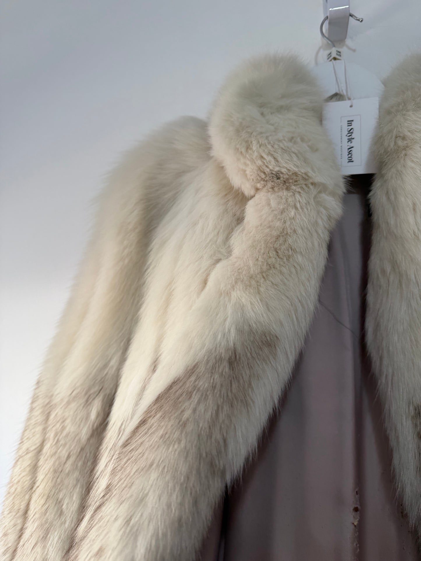 White Cream Vintage FOX FUR COAT, Size 10-12
