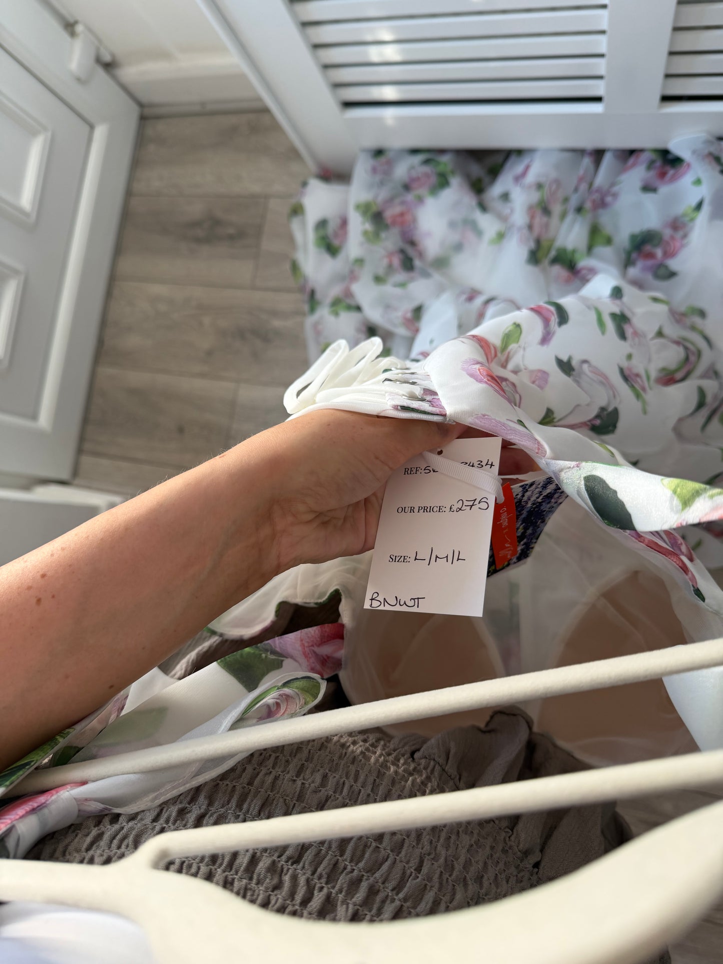 Preloved, White/Floral Its Milla Dress Brand New Dress, Size L (M/L)