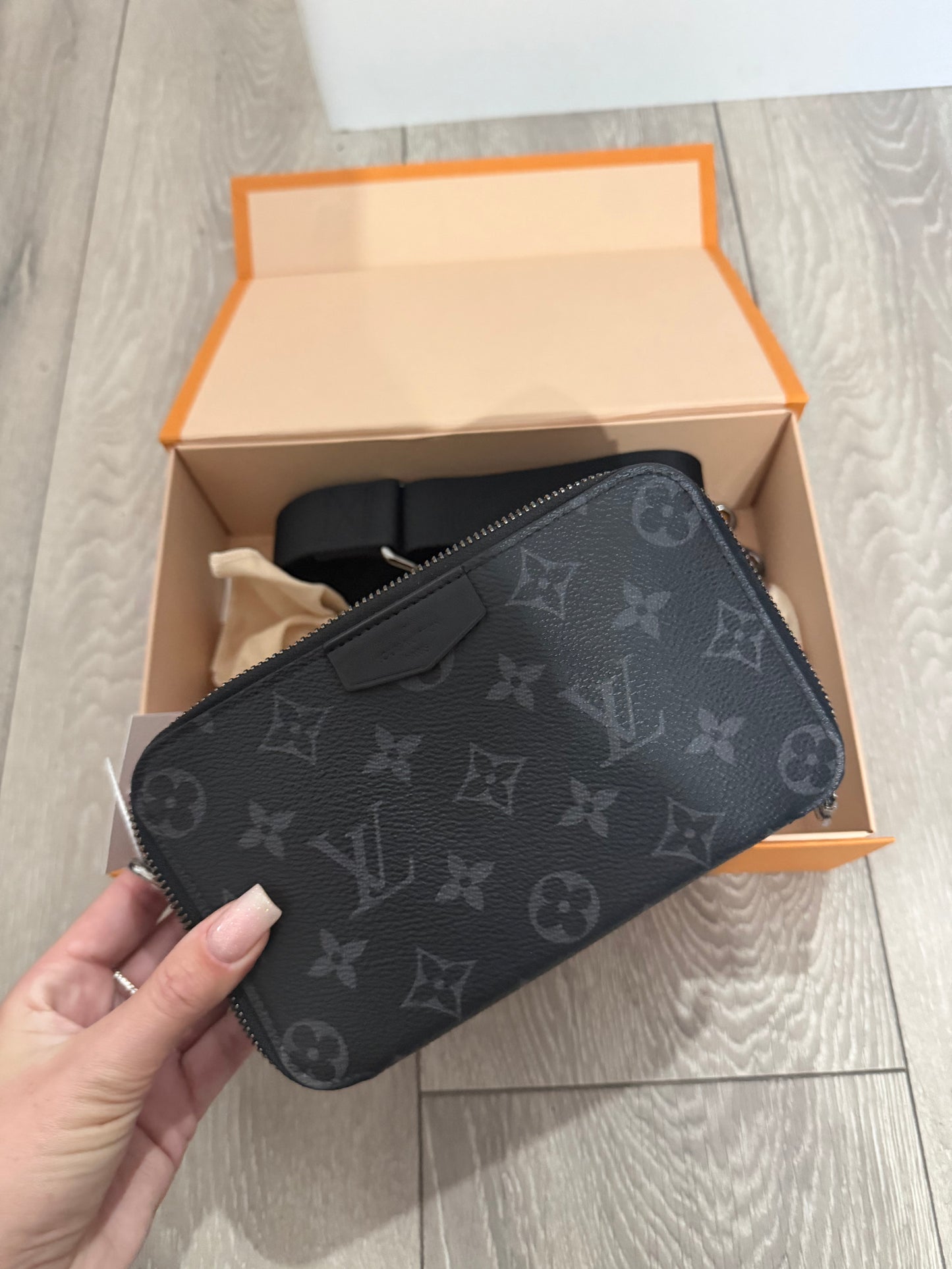 Monogram Eclipse Louis Vuitton Alpha Wearable Wallet Crossbody Bag