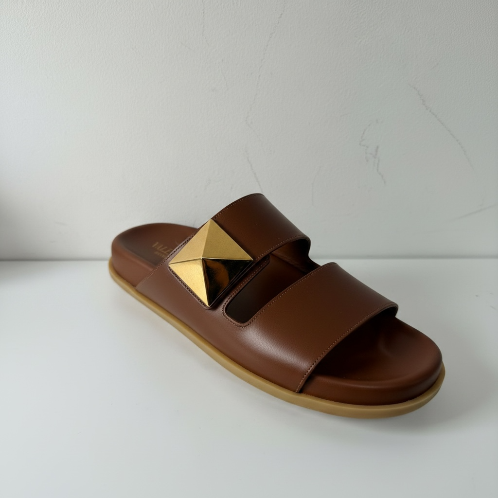 Preloved, Brown Valentino Garavani Sliders, Size 39 - UK 6